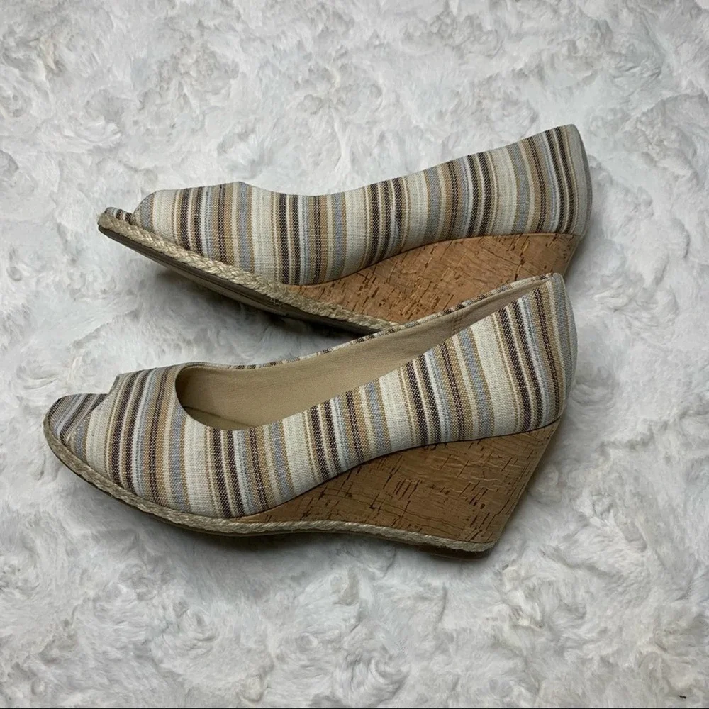 KELLY & KATIE open toe striped canvas slip on wedge tan,brown,navy shoes size 8